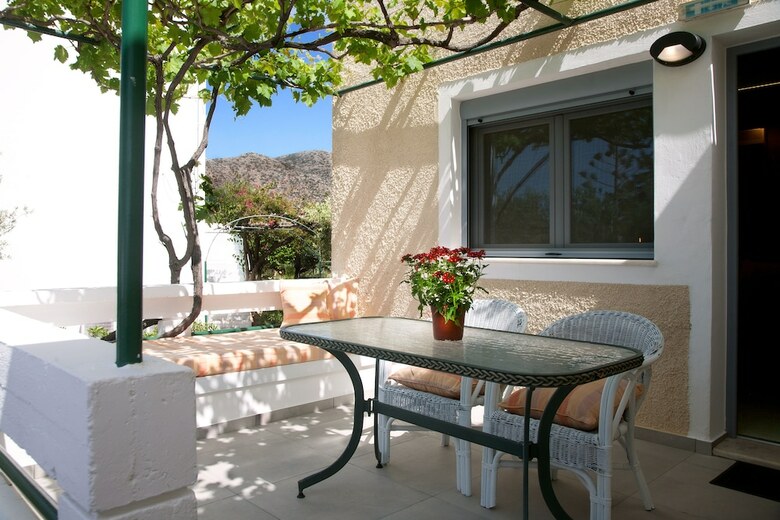 Aparthotel Artemis Village Apartments & Studios