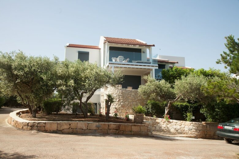 Aparthotel Artemis Village Apartments & Studios