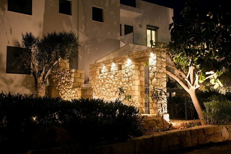 Aparthotel Artemis Village Apartments & Studios