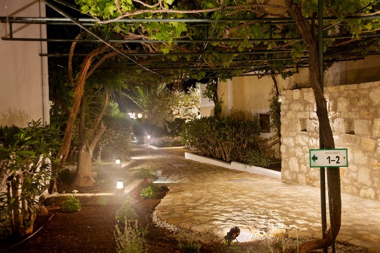 Aparthotel Artemis Village Apartments & Studios