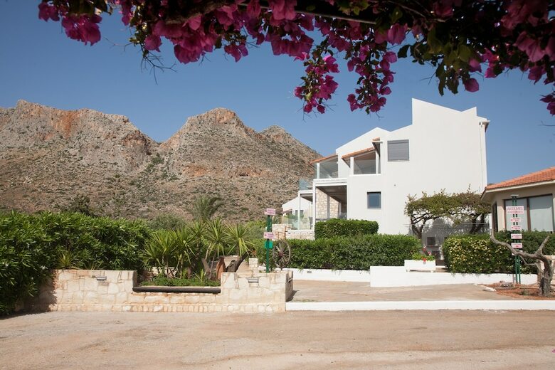 Aparthotel Artemis Village Apartments & Studios