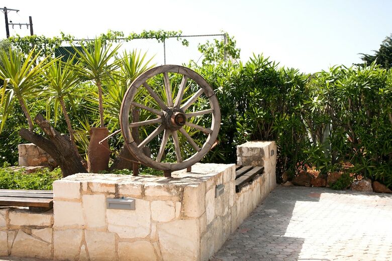 Aparthotel Artemis Village Apartments & Studios