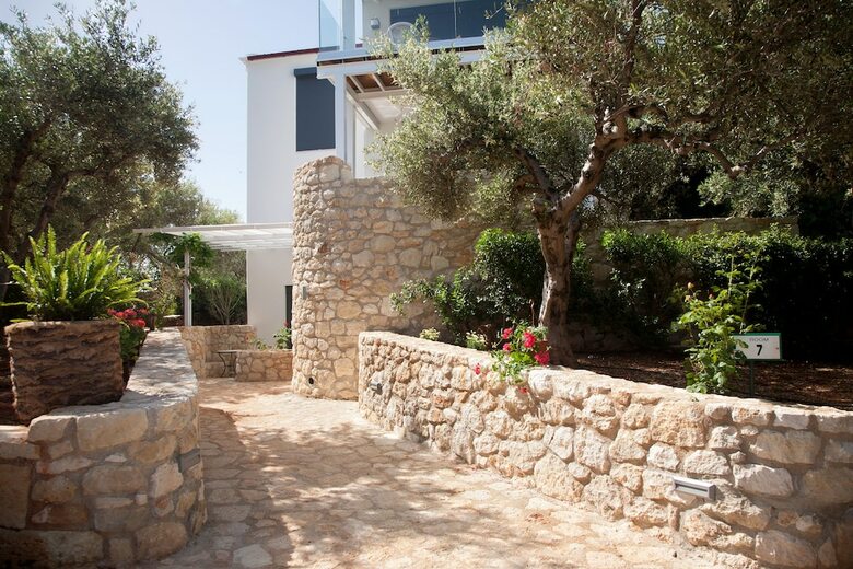 Aparthotel Artemis Village Apartments & Studios