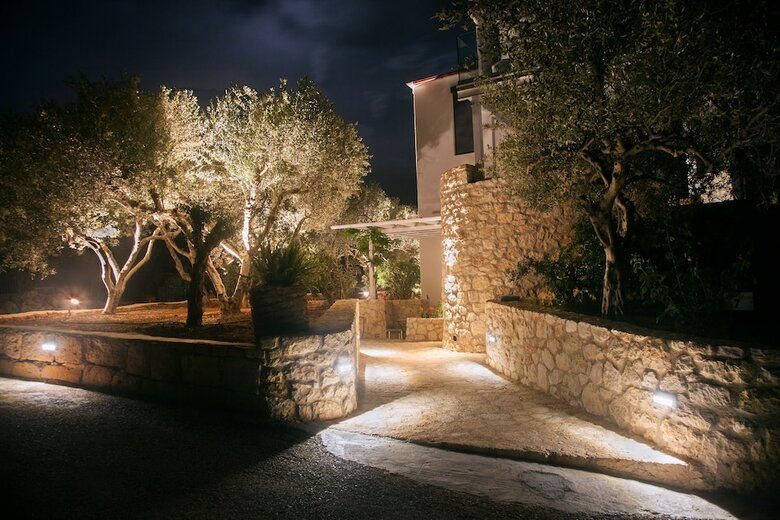 Aparthotel Artemis Village Apartments & Studios