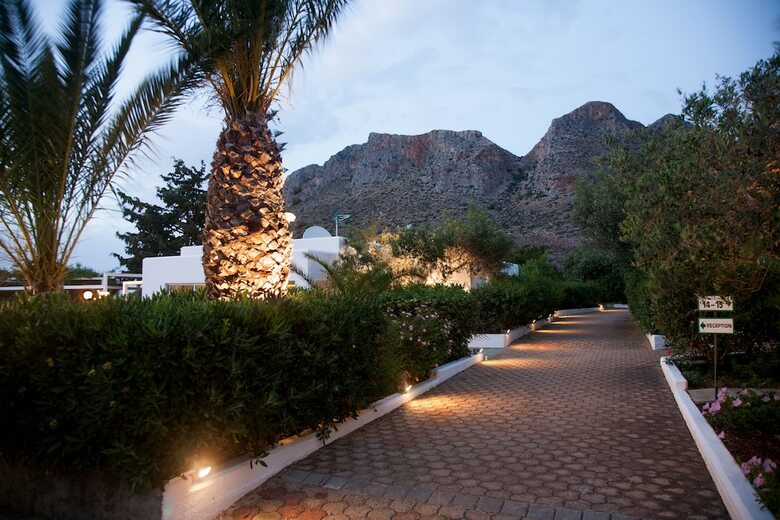 Aparthotel Artemis Village Apartments & Studios