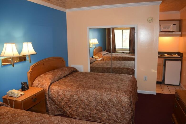 Motel Fort Eustis Inn