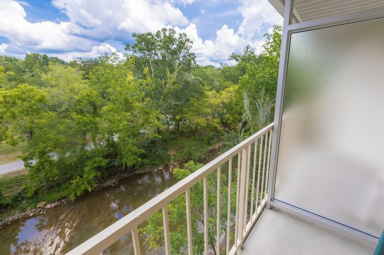 Hotel Twin Mountain Inn & Suites