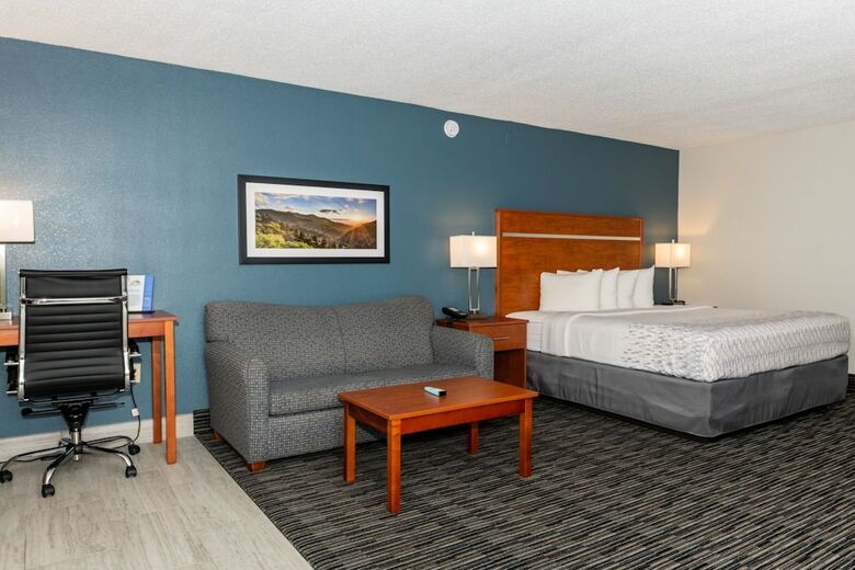 Hotel Twin Mountain Inn & Suites