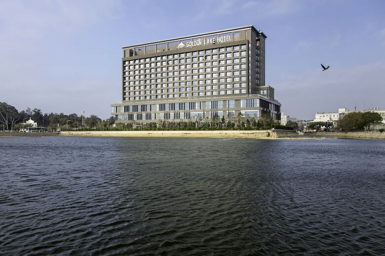 Golden Lake Hotel