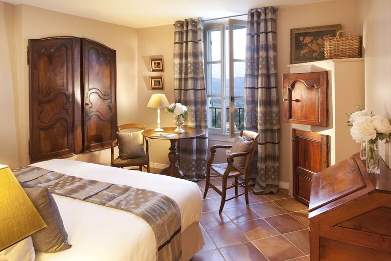 Hotel Boutique H�tel - Hostellerie B�rard & Spa