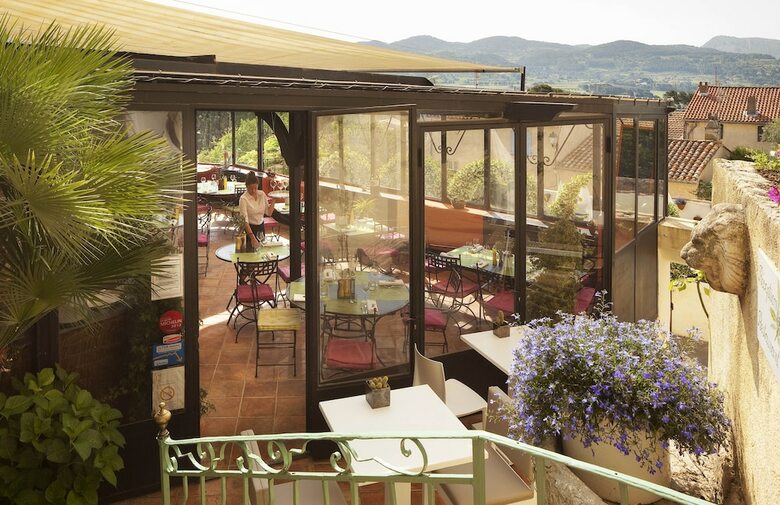Hotel Boutique H�tel - Hostellerie B�rard & Spa