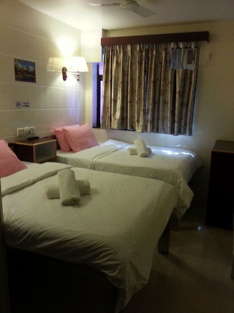 Hotel Maple Leaf Guest House