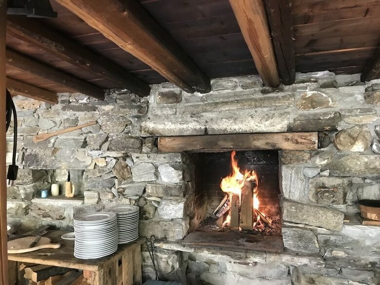 Adhhoc Hotel