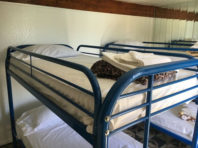 Hostal Los Angeles Backpackers Paradise Hostel