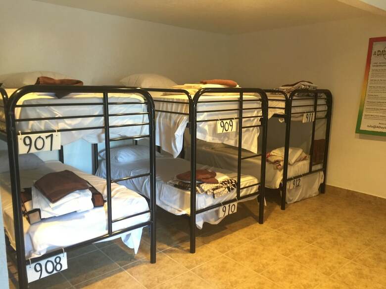 Hostal Los Angeles Backpackers Paradise Hostel