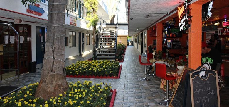 Hostal Los Angeles Backpackers Paradise Hostel
