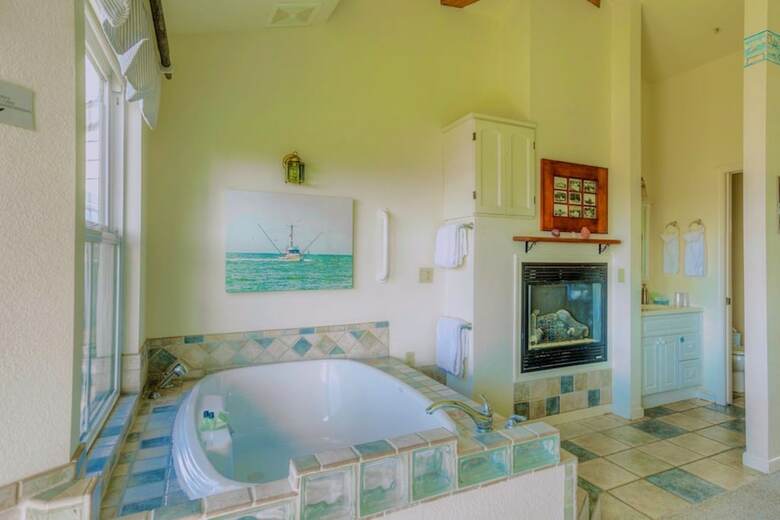 Bed & Breakfast Captain's Inn At Moss Landing