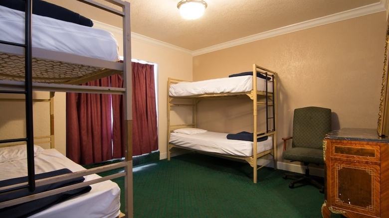 Hostal Amsterdam Hostel
