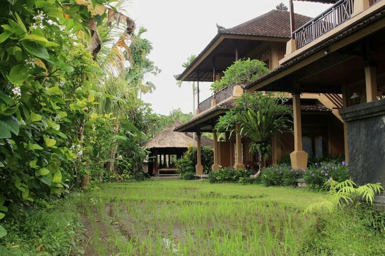 Saren Indah Hotel