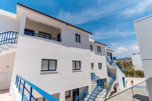 Aparthotel Vrachia Beach Resort