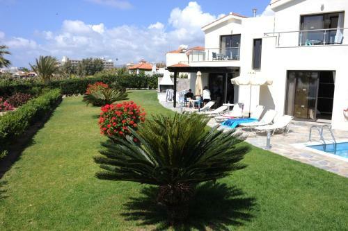 Platzia Beach Villas