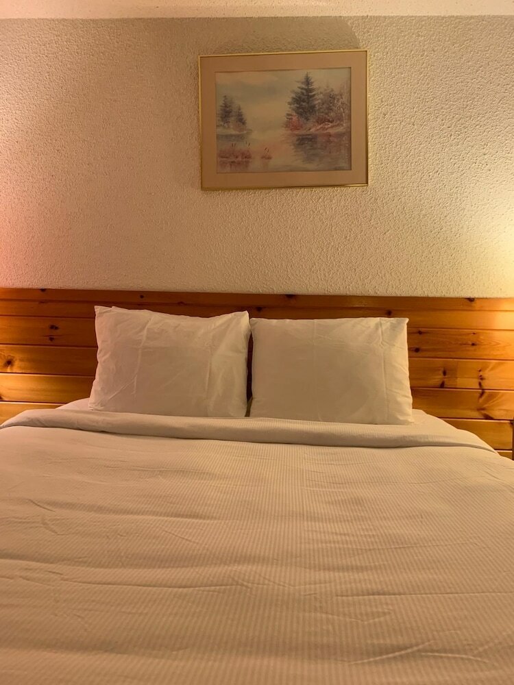 Hotel Algonquin Lakeside Inn