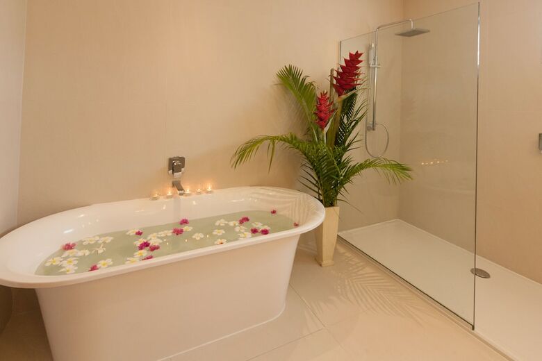 Crystal Blue Lagoon Villas