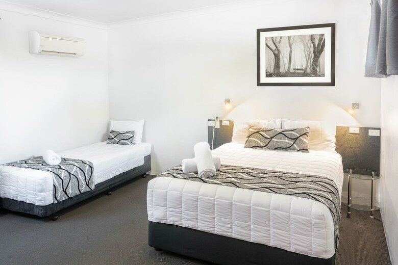 The Esplanade Motel