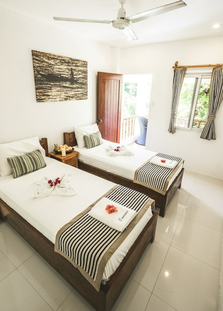 Hotel Evolution Dive And Beach Resort