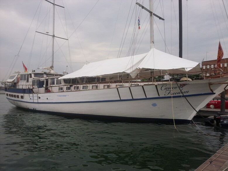 Venezia Boat & Breakfast Caicco Freedom