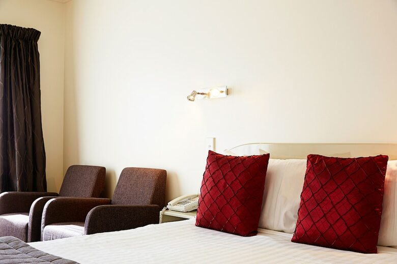 Motel The White Morph - Heritage Collection