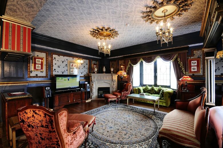 Hotel The Old England Manor