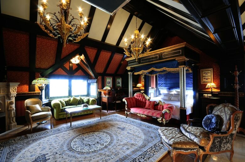 Hotel The Old England Manor