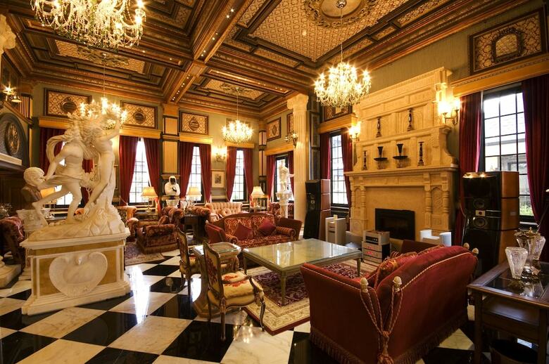 Hotel The Old England Manor