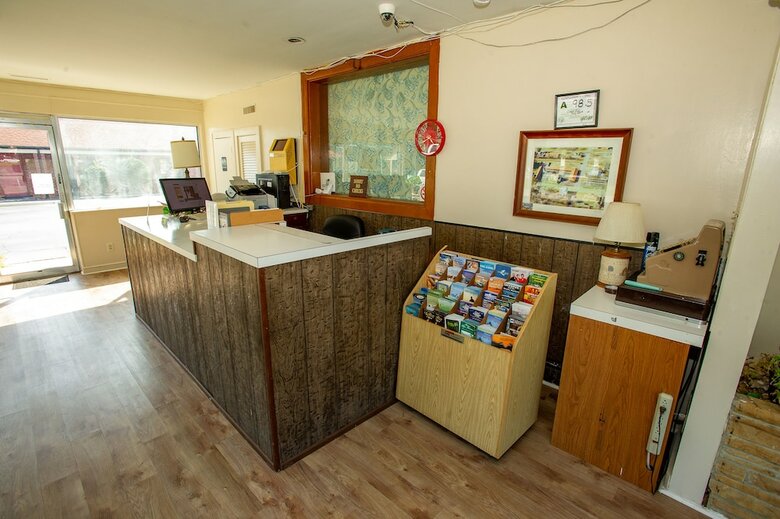 Motel Coach House