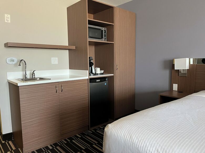 Hotel Microtel Inn & Suites By Wyndham Fort St John