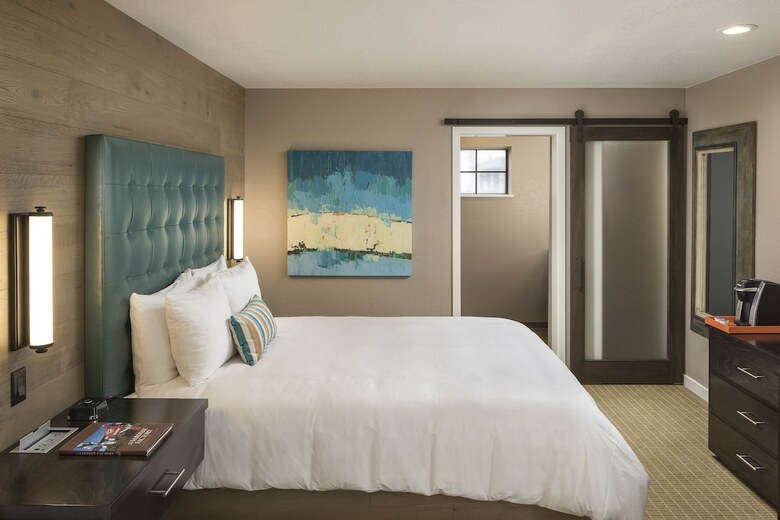 Hotel Wave Street Inn