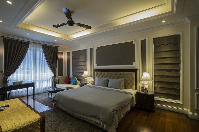 New Era Hotel And Villa