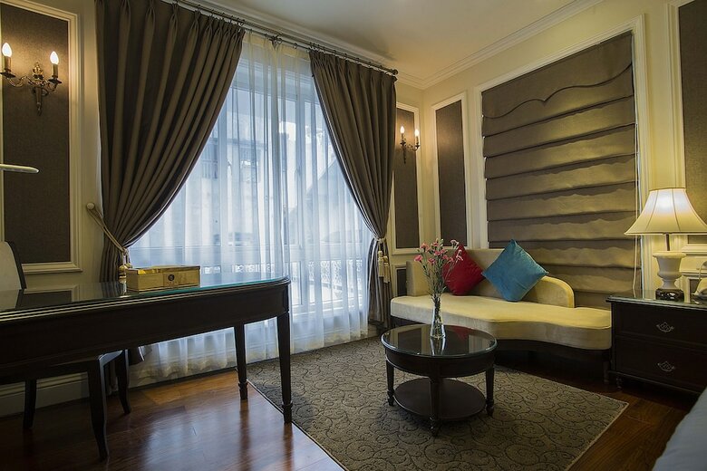 New Era Hotel And Villa