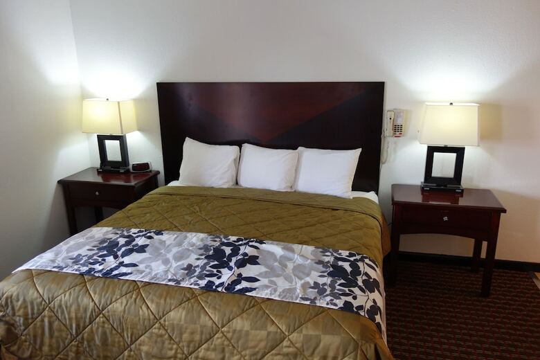 Motel Vip Inn And Suites