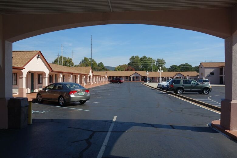 Motel Vip Inn And Suites