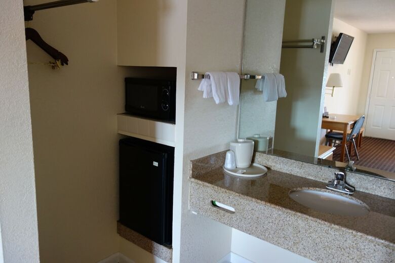 Motel Vip Inn And Suites