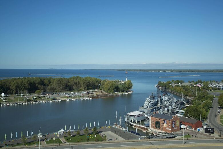 Hotel Buffalo Marriott At Lecom Harborcenter