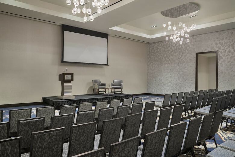 Hotel Buffalo Marriott At Lecom Harborcenter