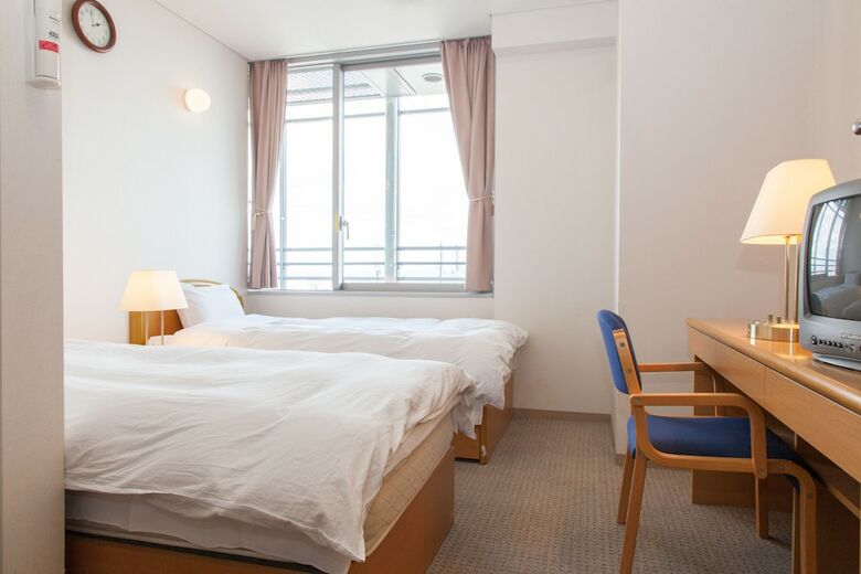 Hostal Shin-osaka Youth Hostel