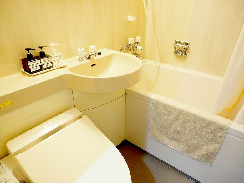 Hostal Shin-osaka Youth Hostel