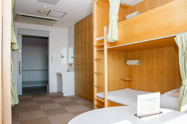 Hostal Shin-osaka Youth Hostel