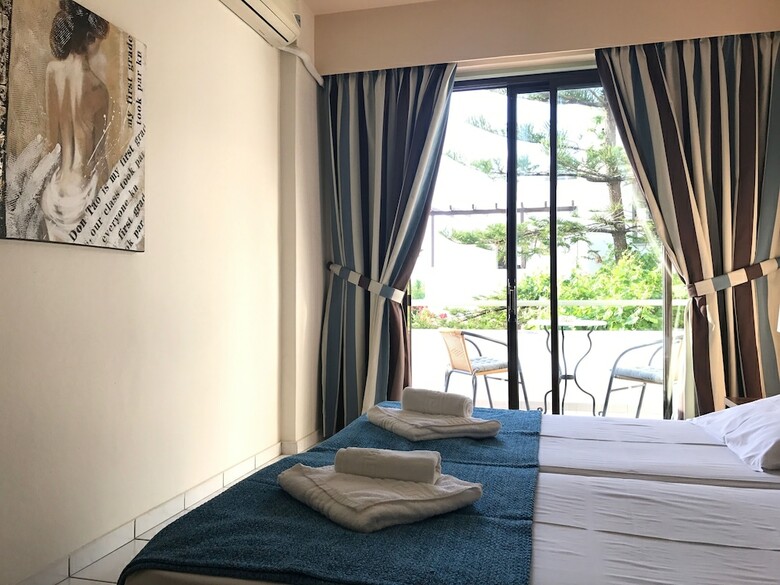 Oleander Apartments