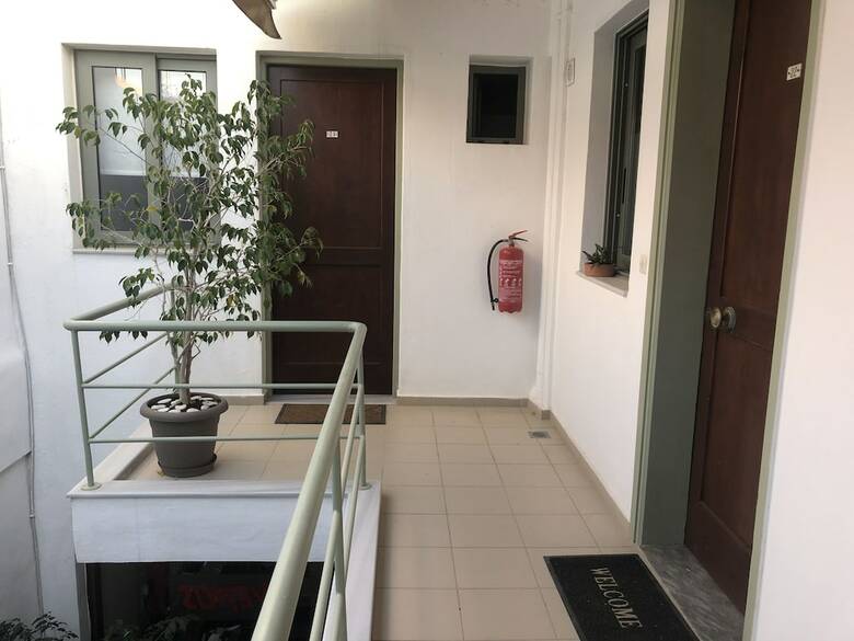 Oleander Apartments