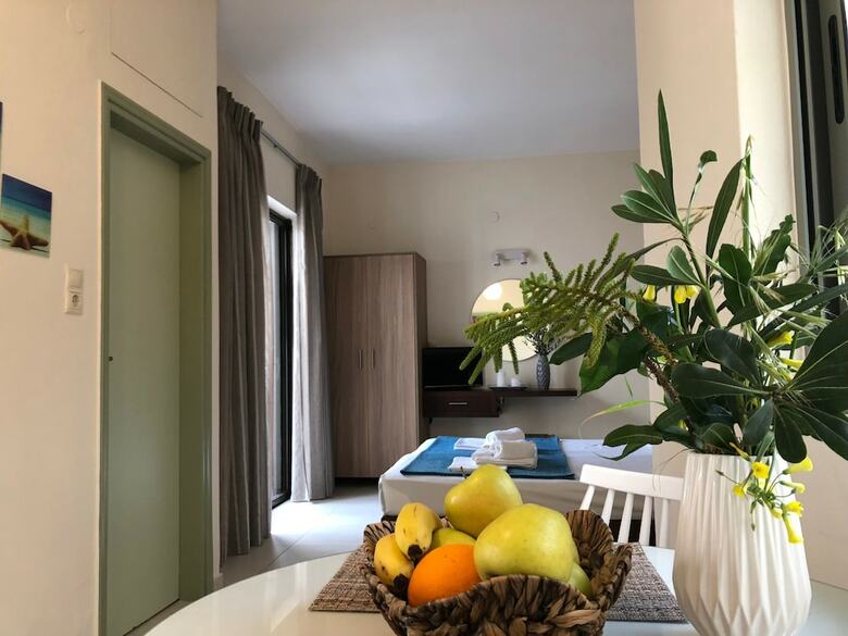Oleander Apartments